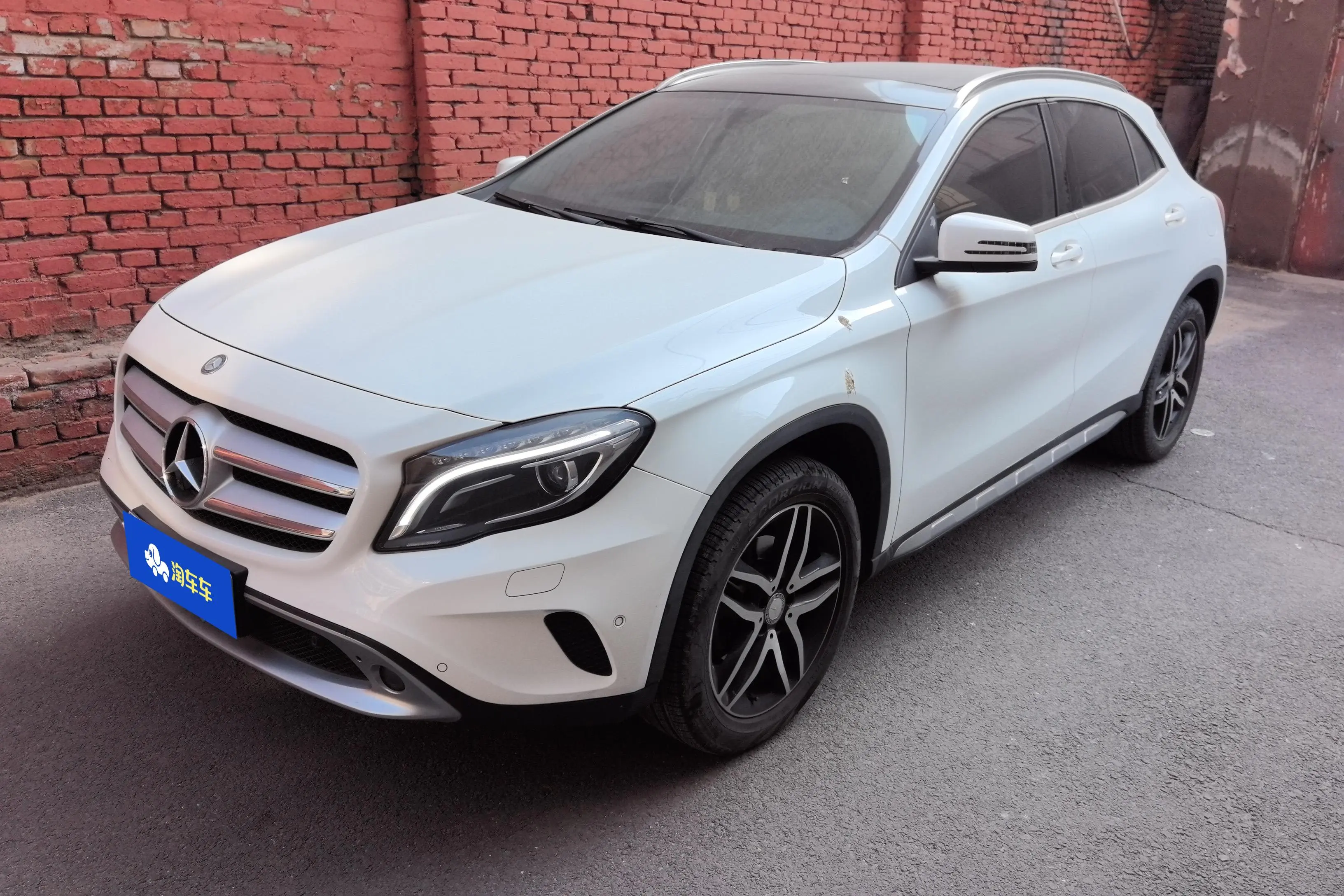Mercedes-Benz GLA  из Китая