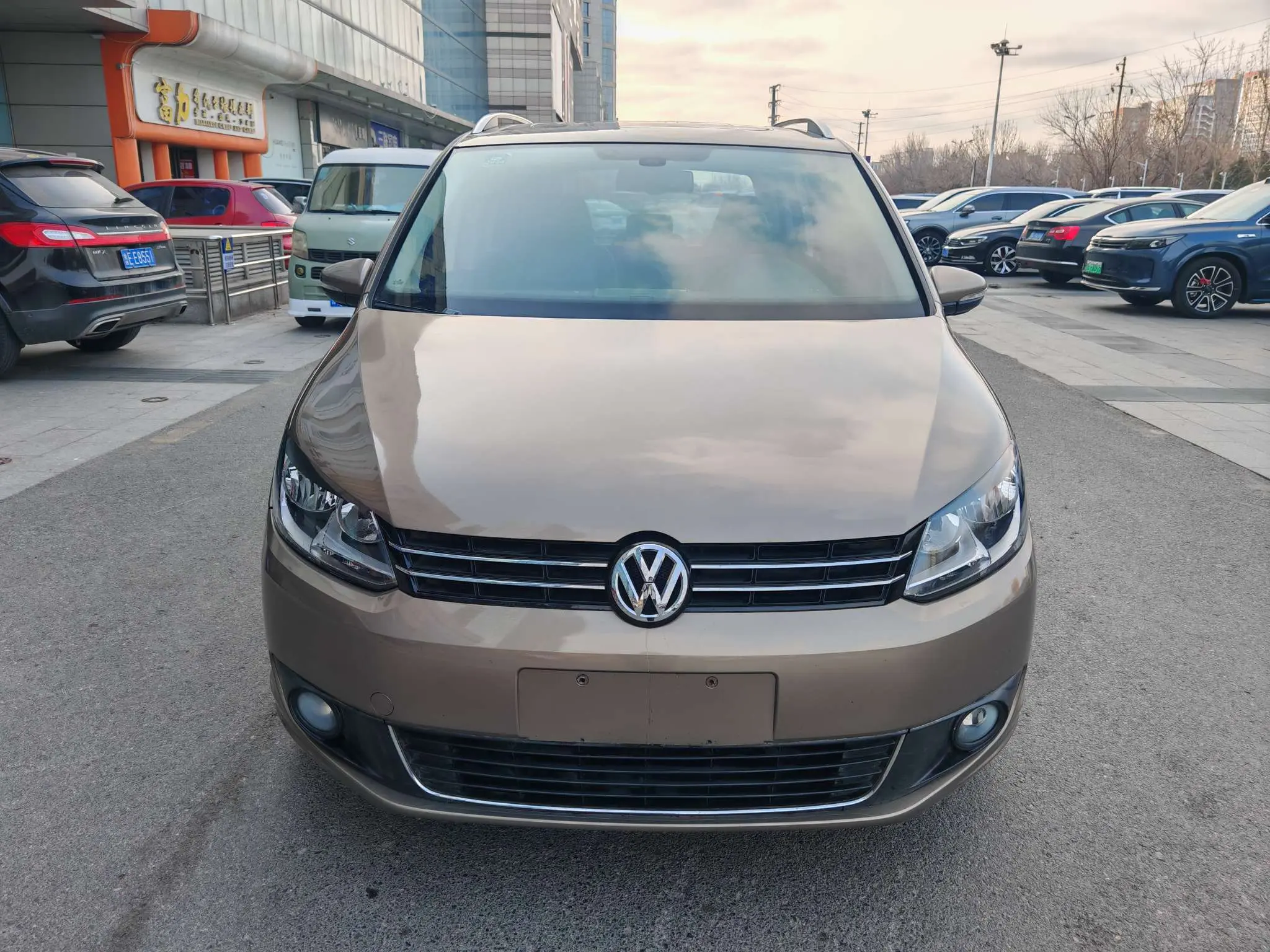 Volkswagen Touran  из Китая