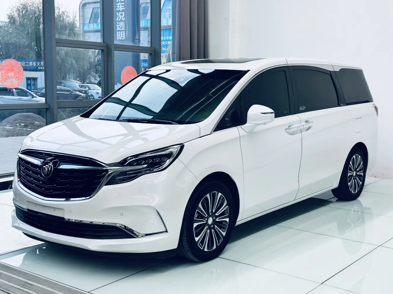 Buick GL8  из Китая