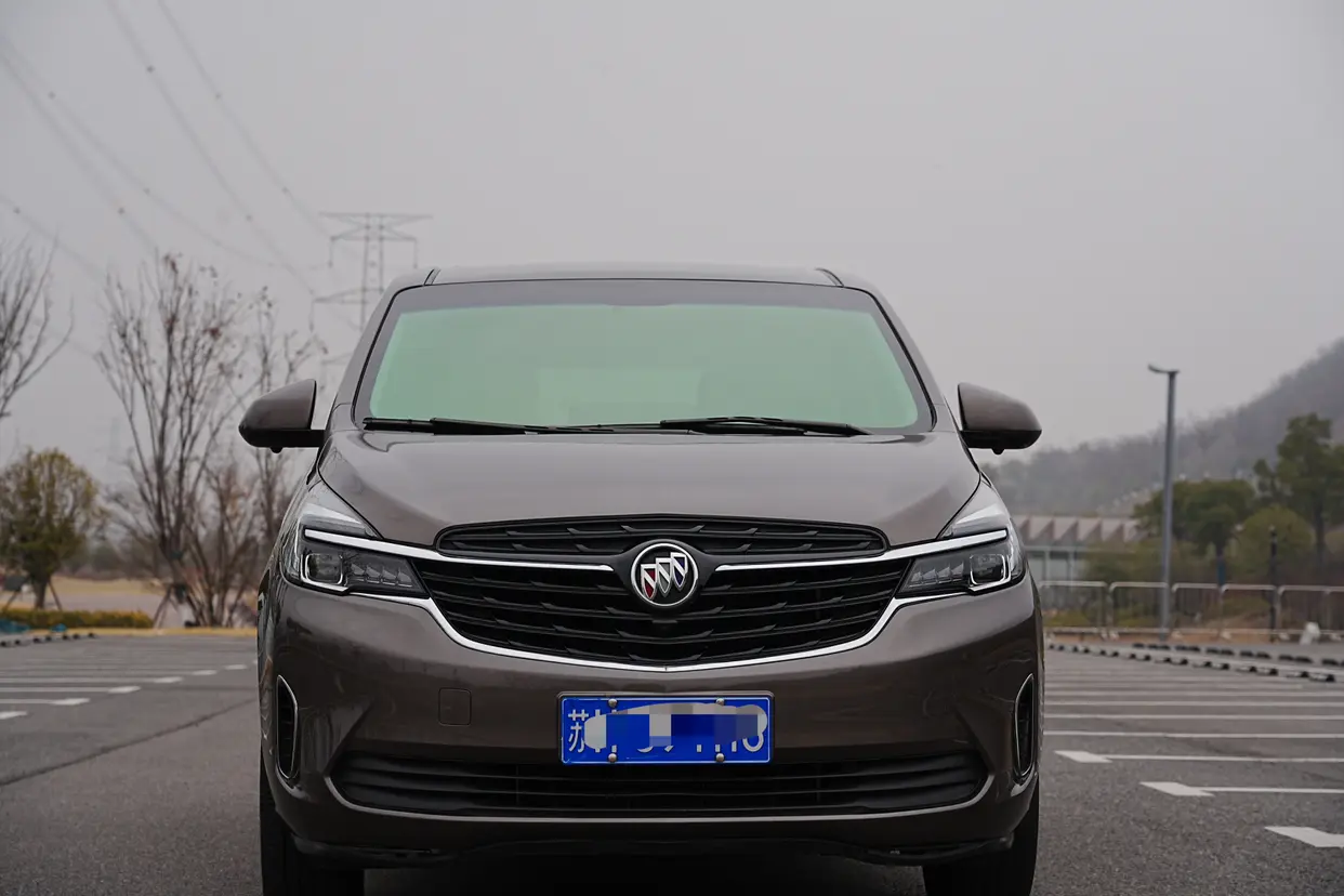 Buick GL8  из Китая