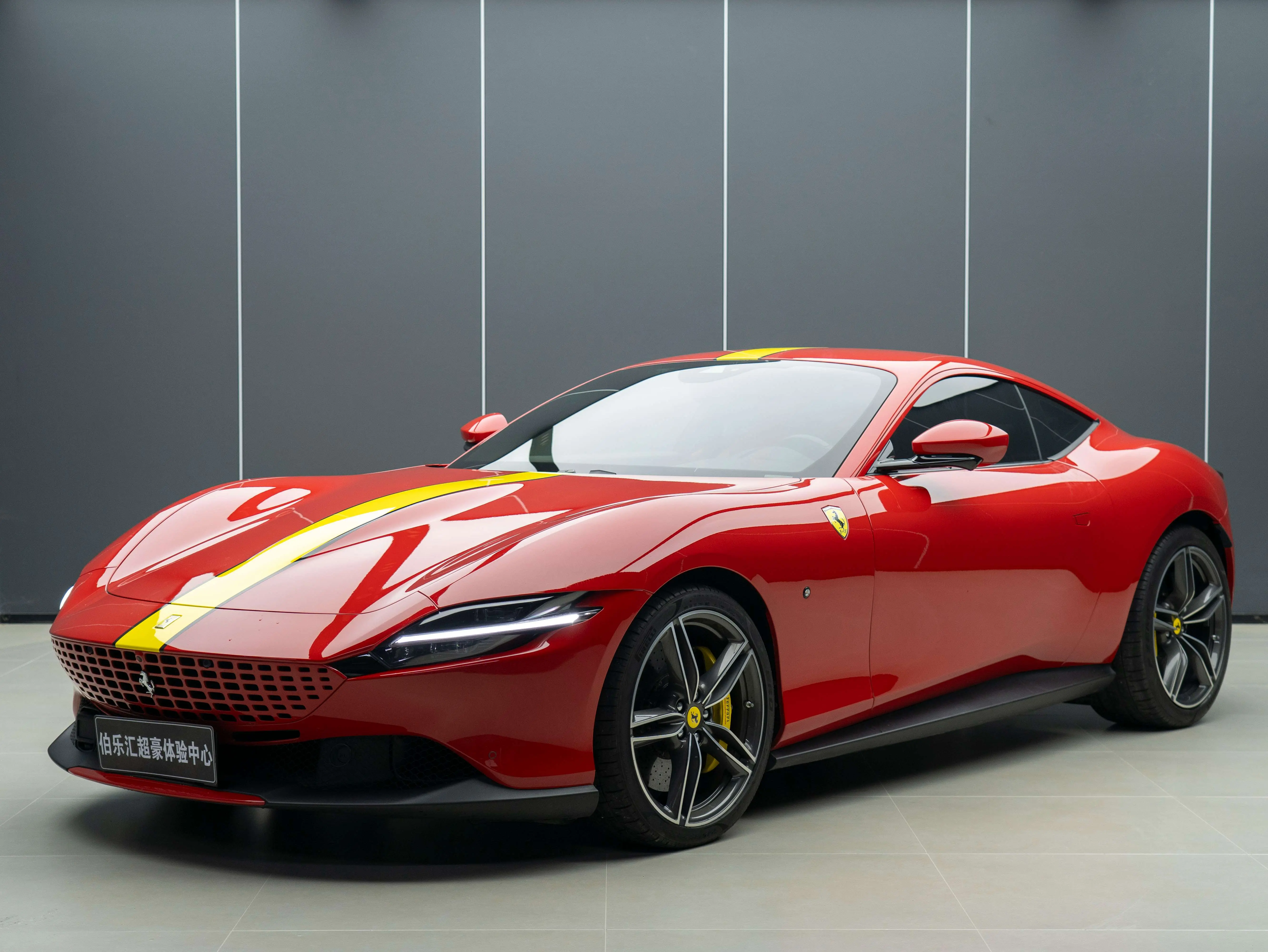 Ferrari Roma  из Китая