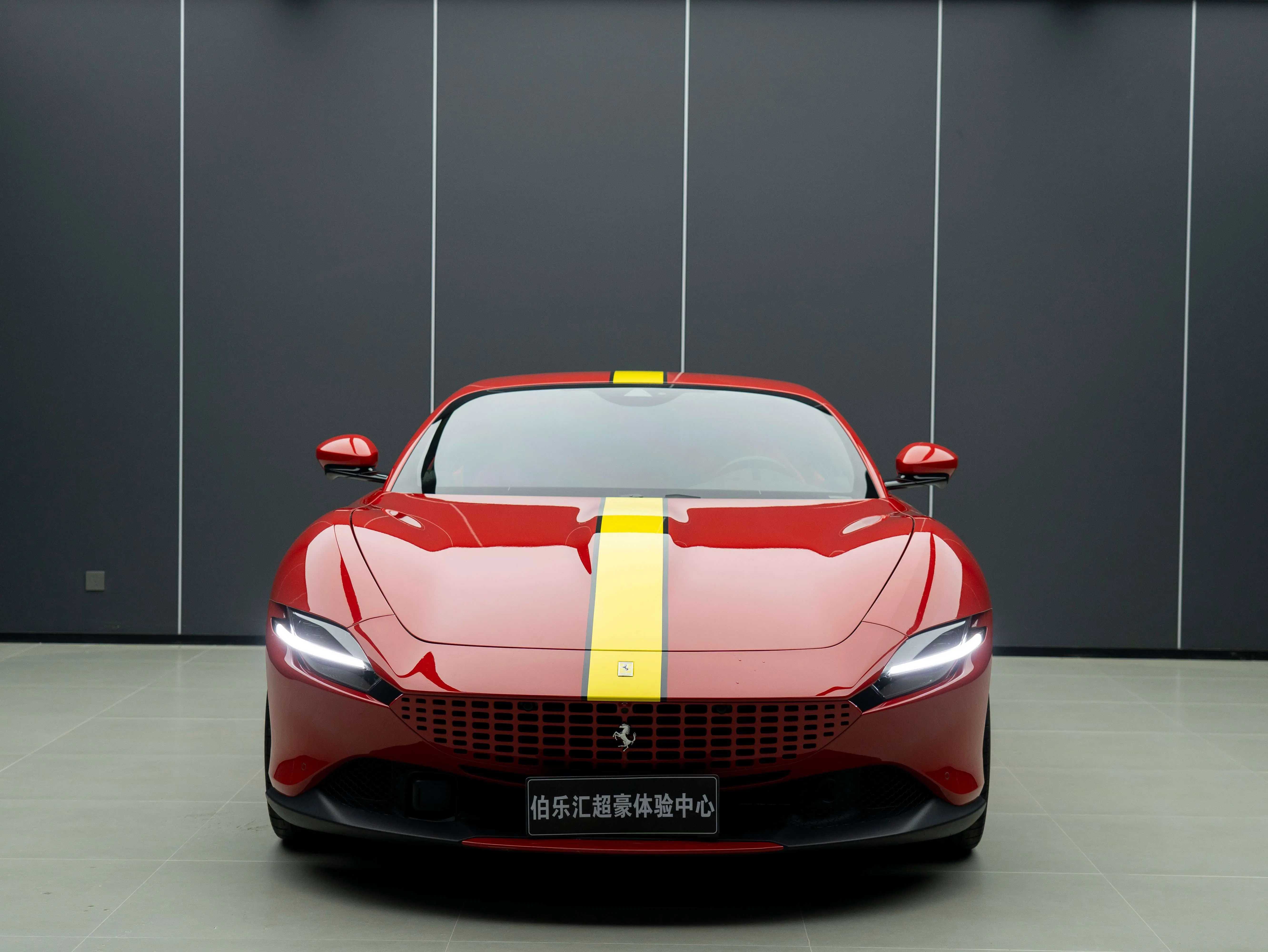 Ferrari Roma  из Китая