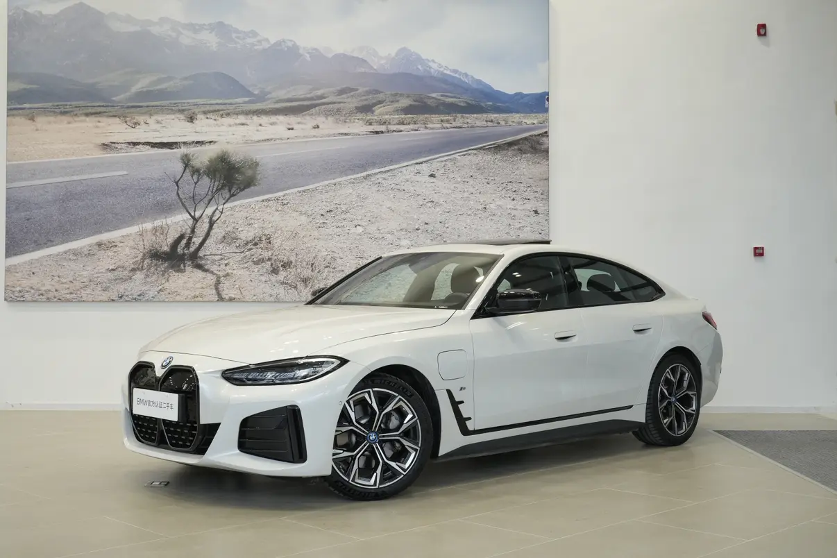 BMW i4  из Китая