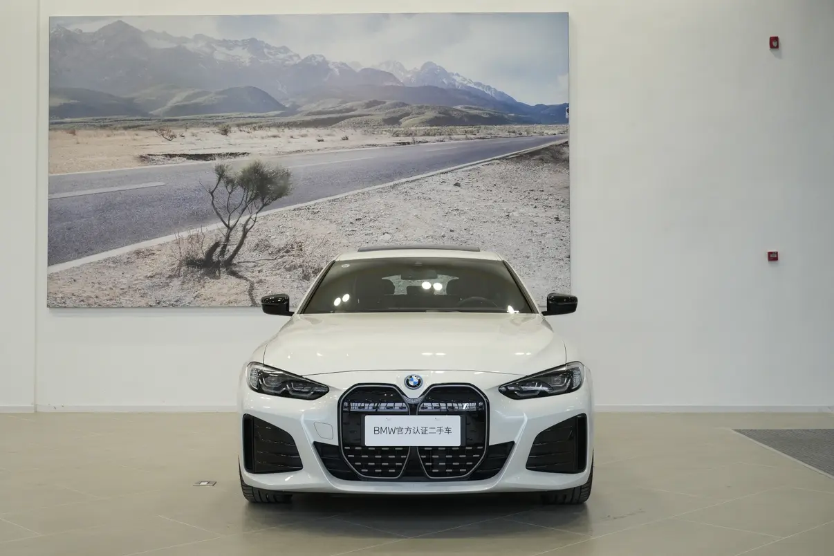 BMW i4  из Китая