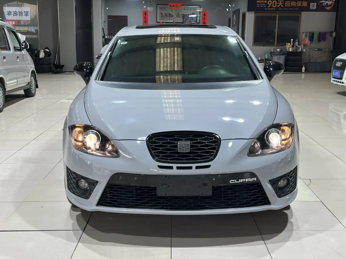 SEAT LEON  из Китая