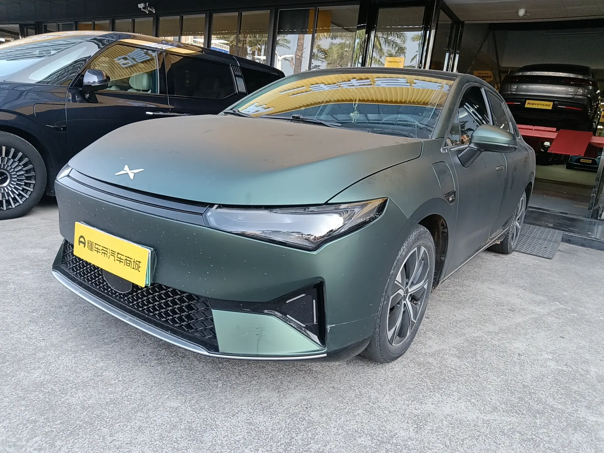 Xpeng P5  из Китая