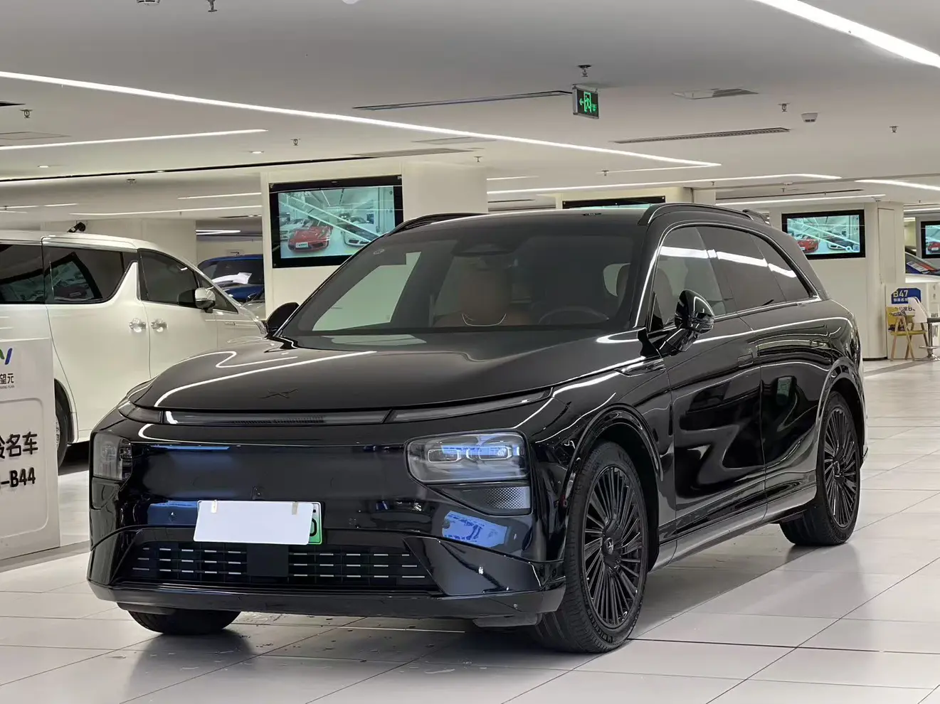 Xpeng G9  из Китая