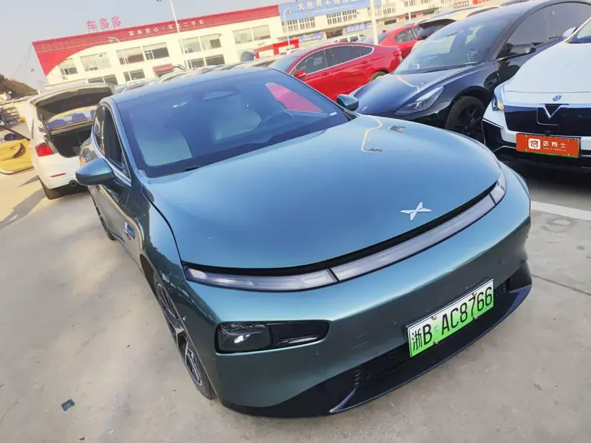 Xpeng P7  из Китая