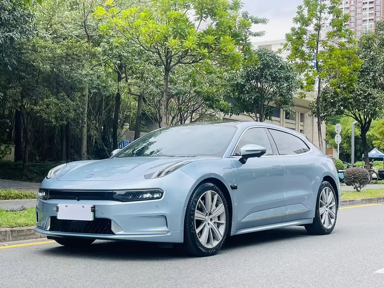 ZEEKR 001  из Китая