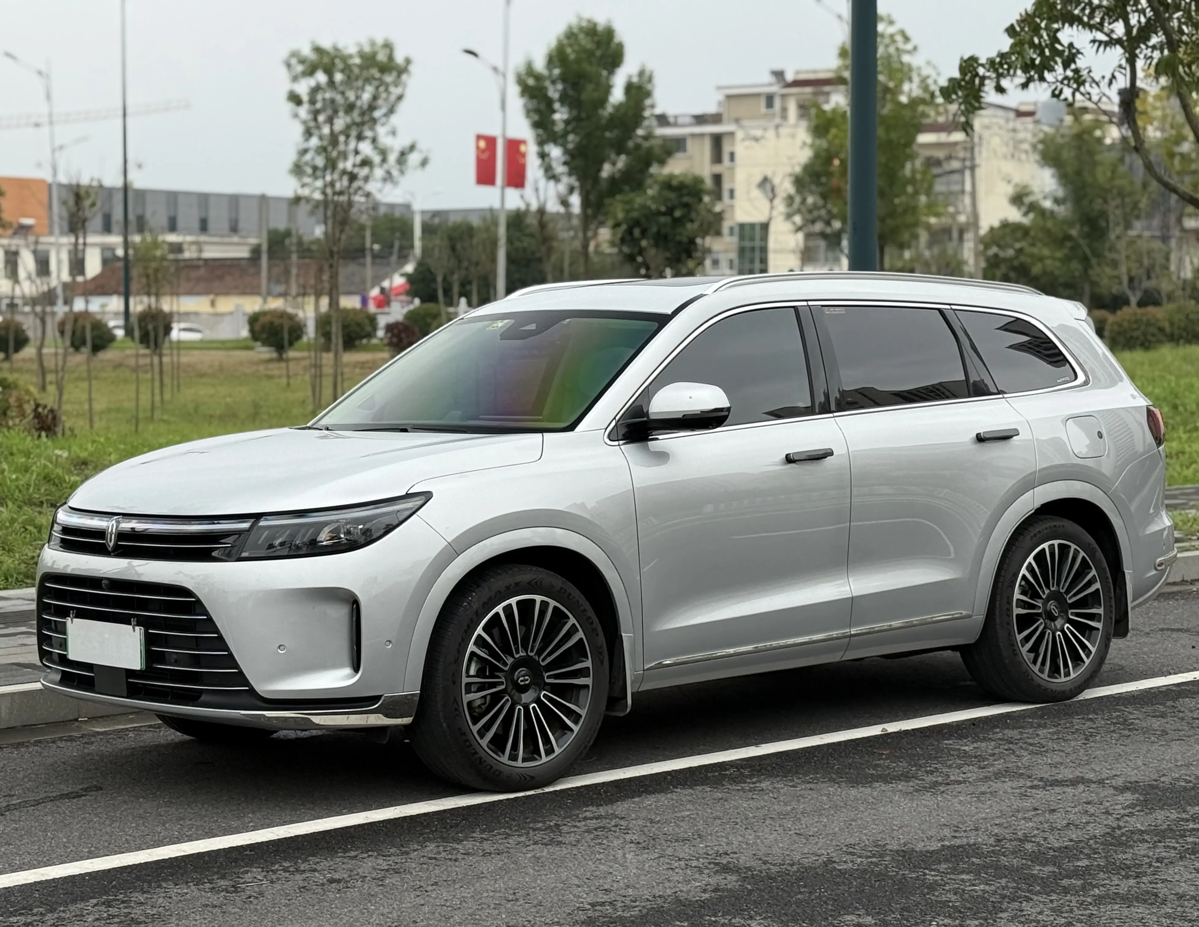 AITO M7 (Wenjie M7)  из Китая