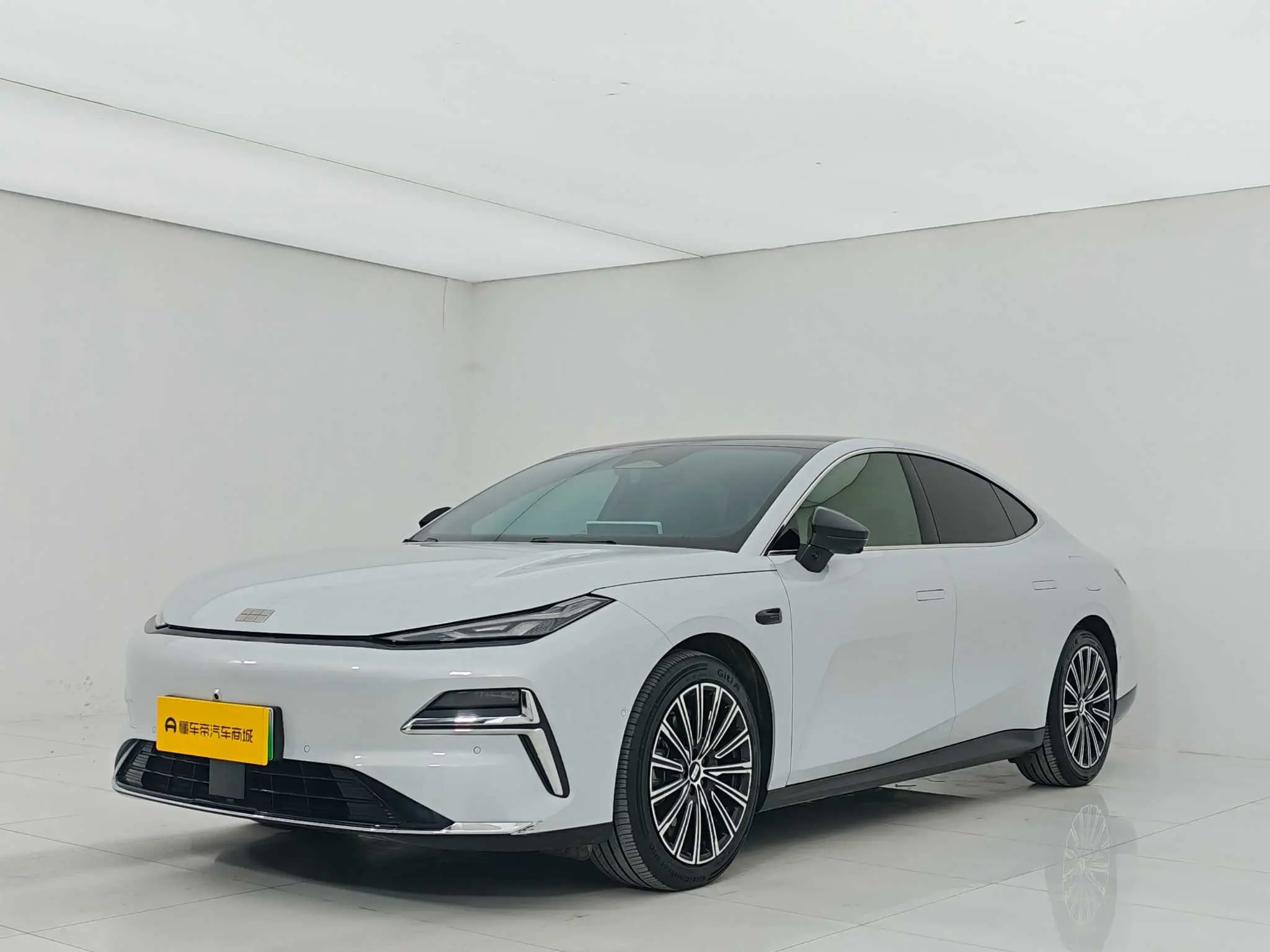 Geely Galaxy Star 8 PHEV  из Китая