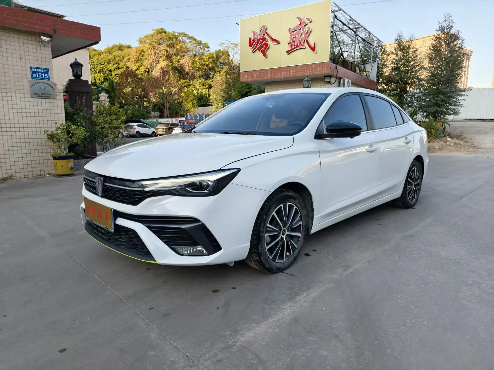 Roewe i5  из Китая