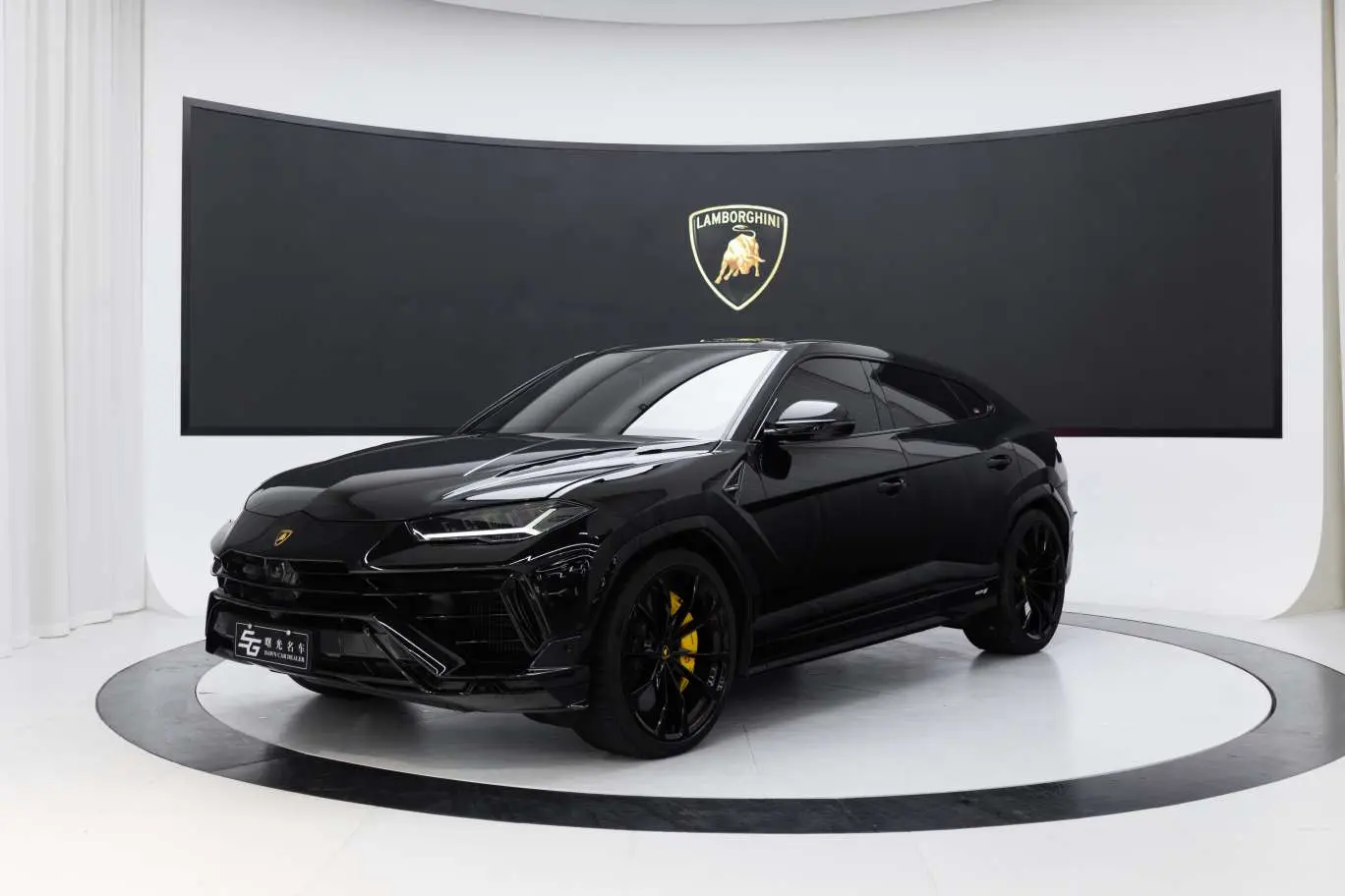 Lamborghini Urus  из Китая