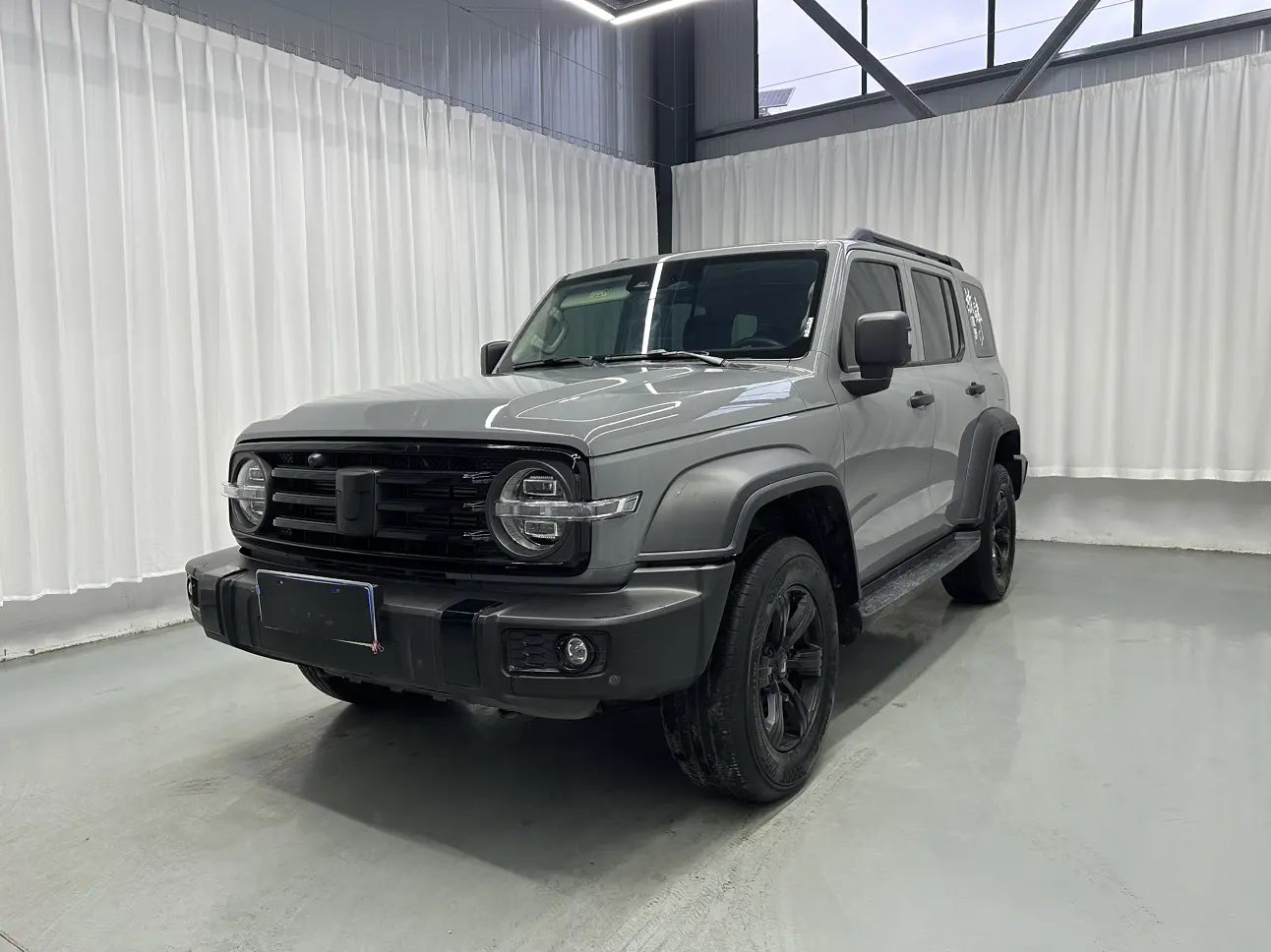 Tank 300  из Китая