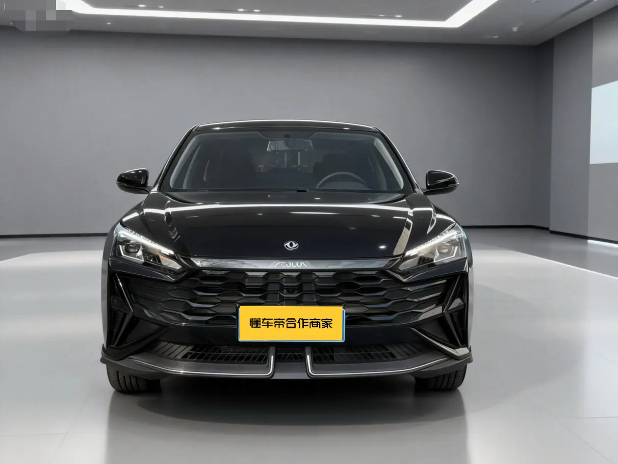 Dongfeng Yixuan  из Китая