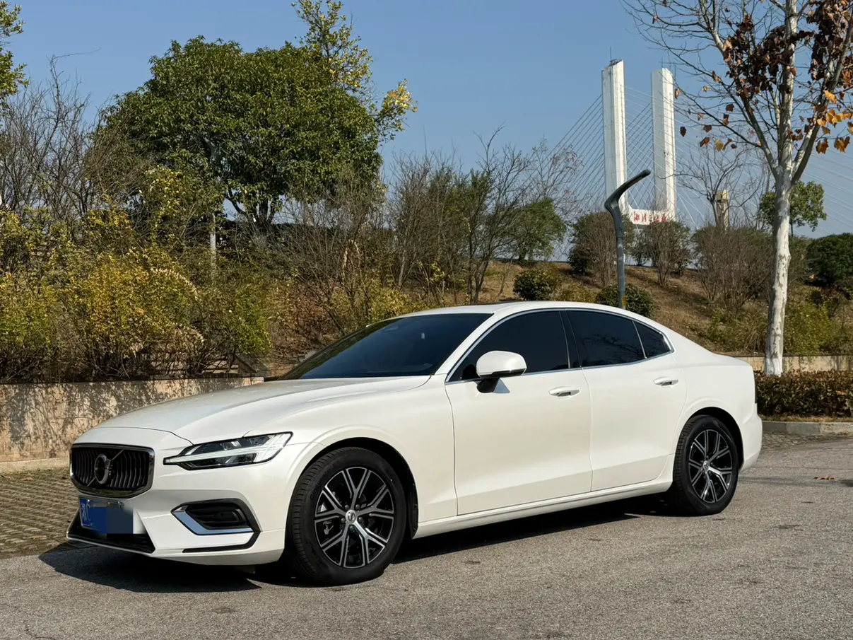 Volvo S60  из Китая