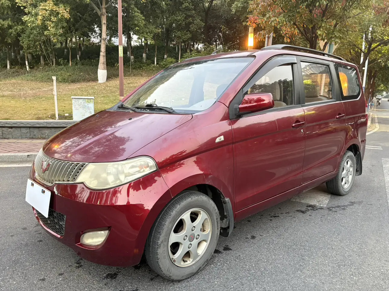 Wuling Hongguang  из Китая
