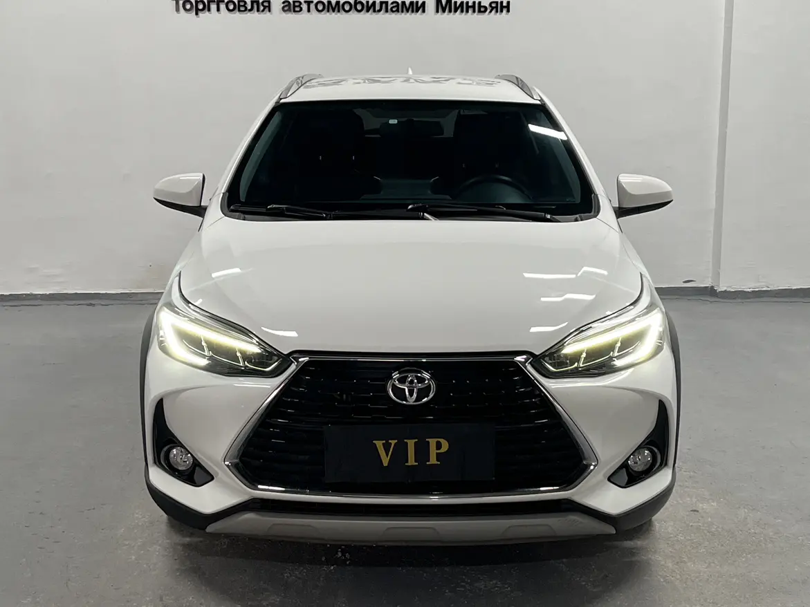 Toyota Yaris L  из Китая