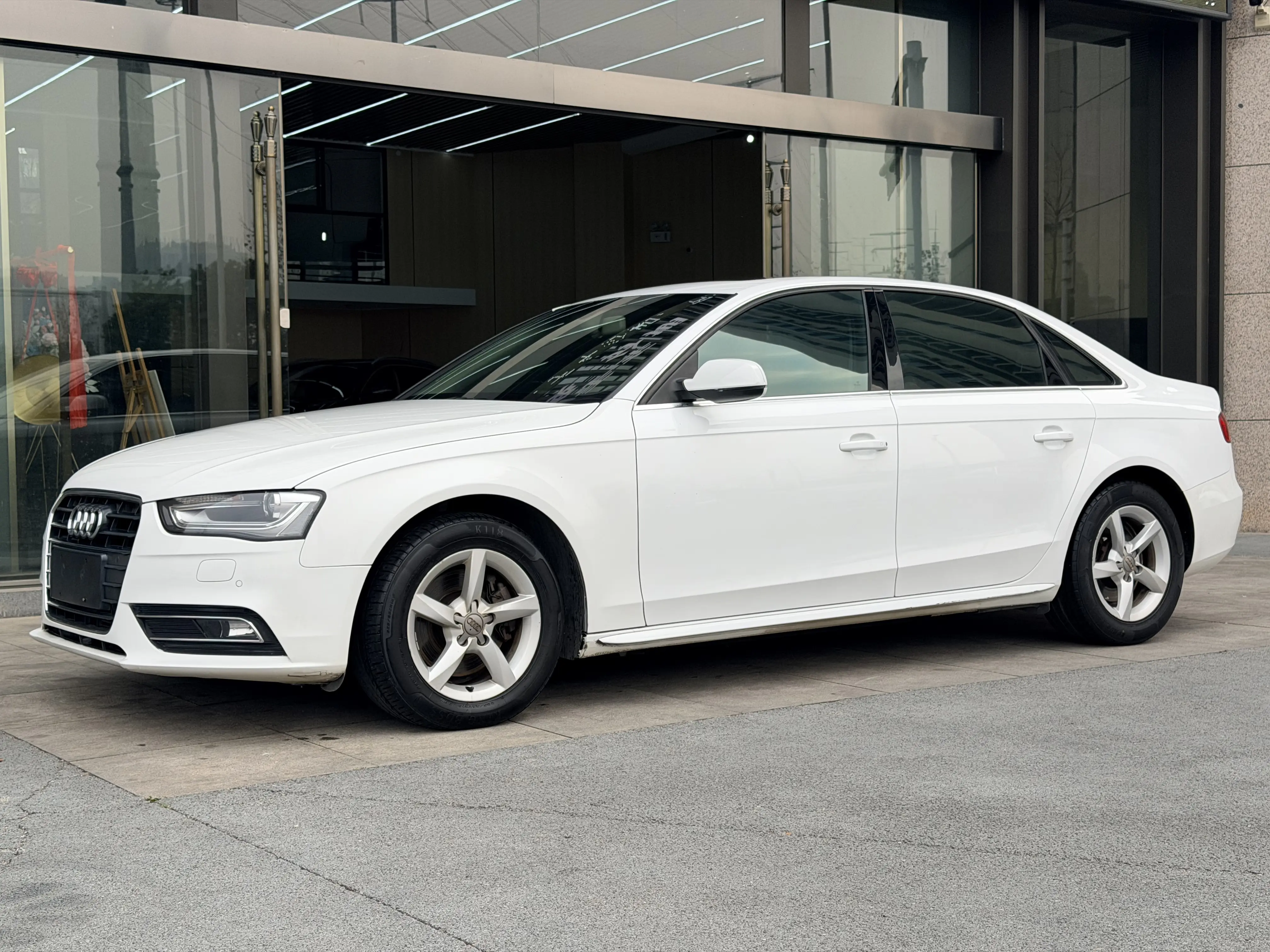 Audi A4L  из Китая