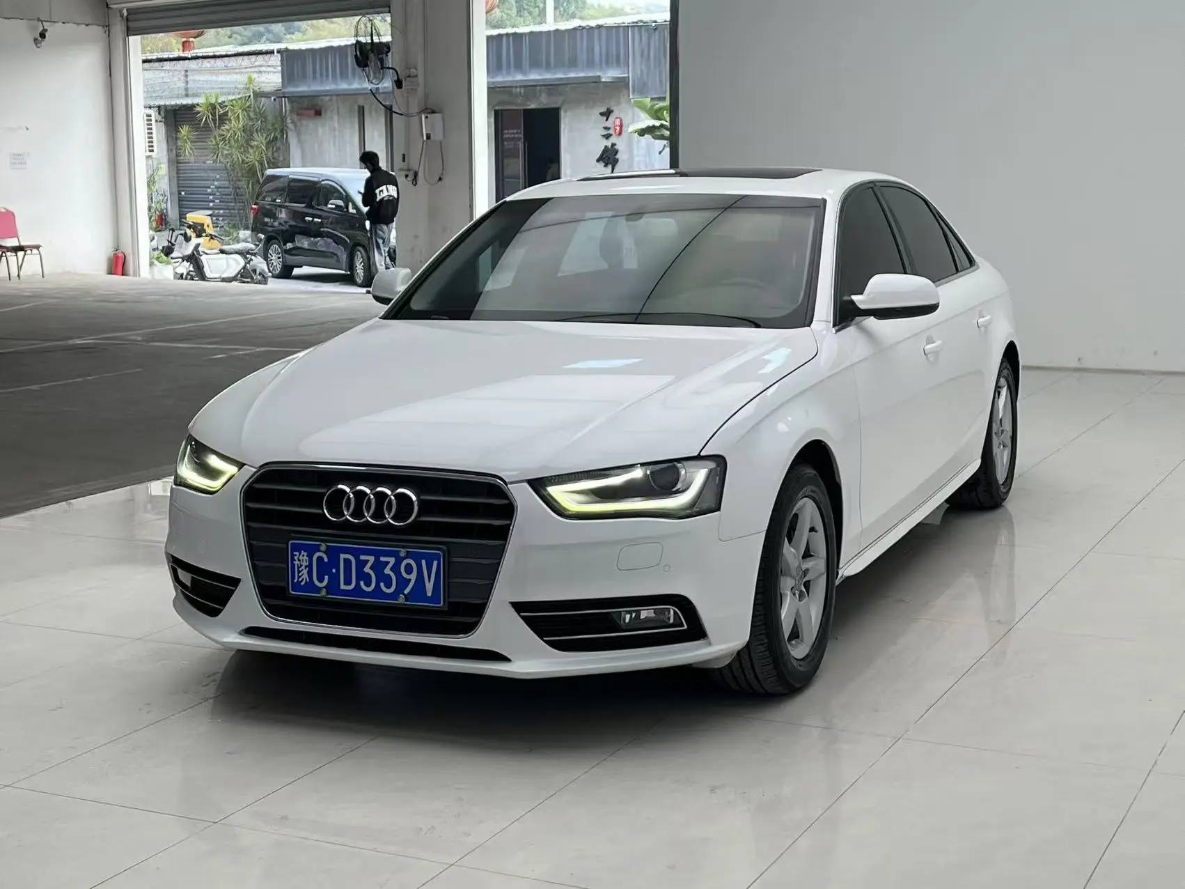 Audi A4L  из Китая