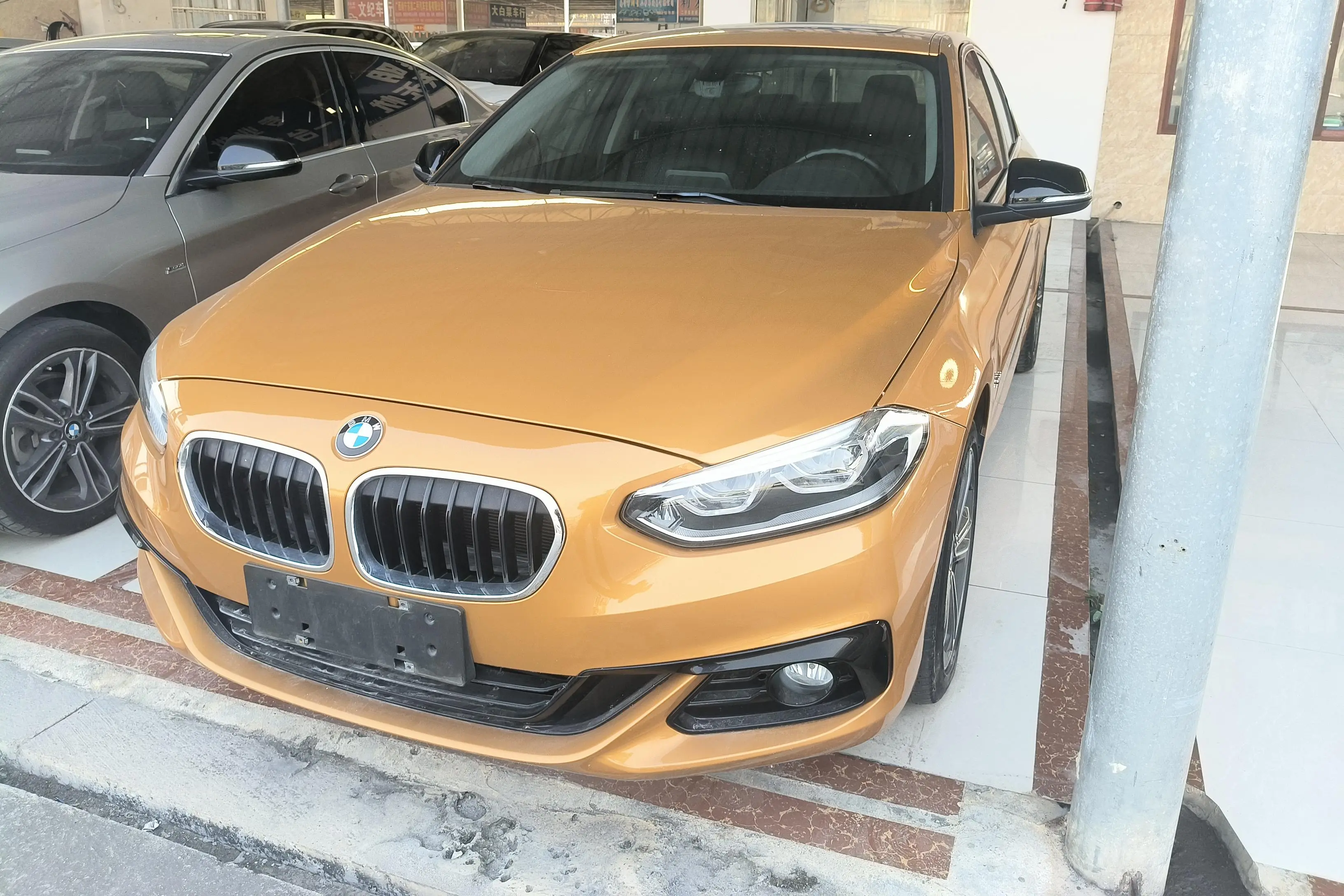 BMW 1 Series  из Китая