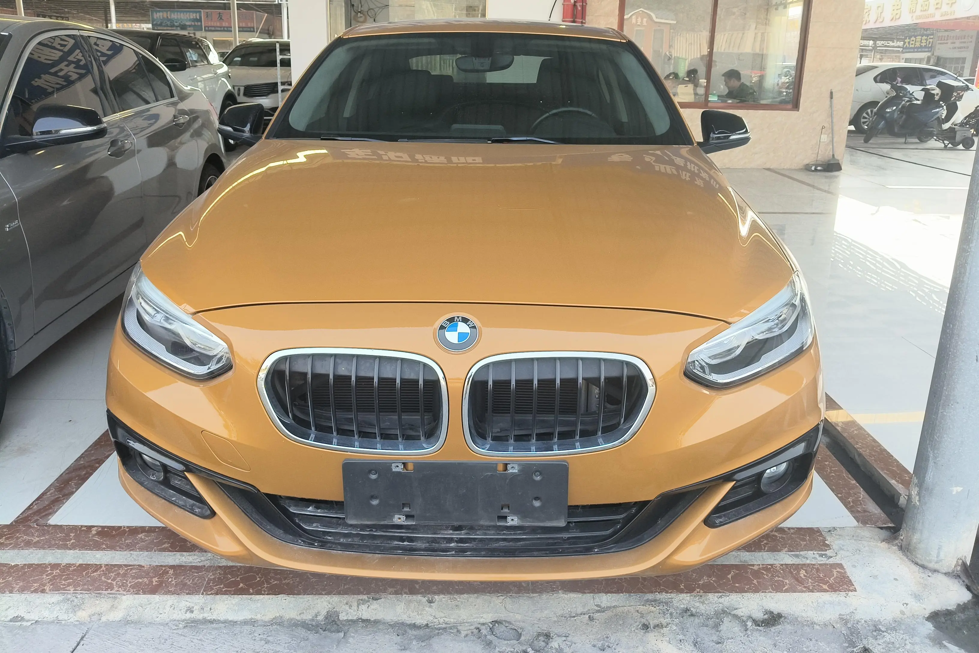 BMW 1 Series  из Китая