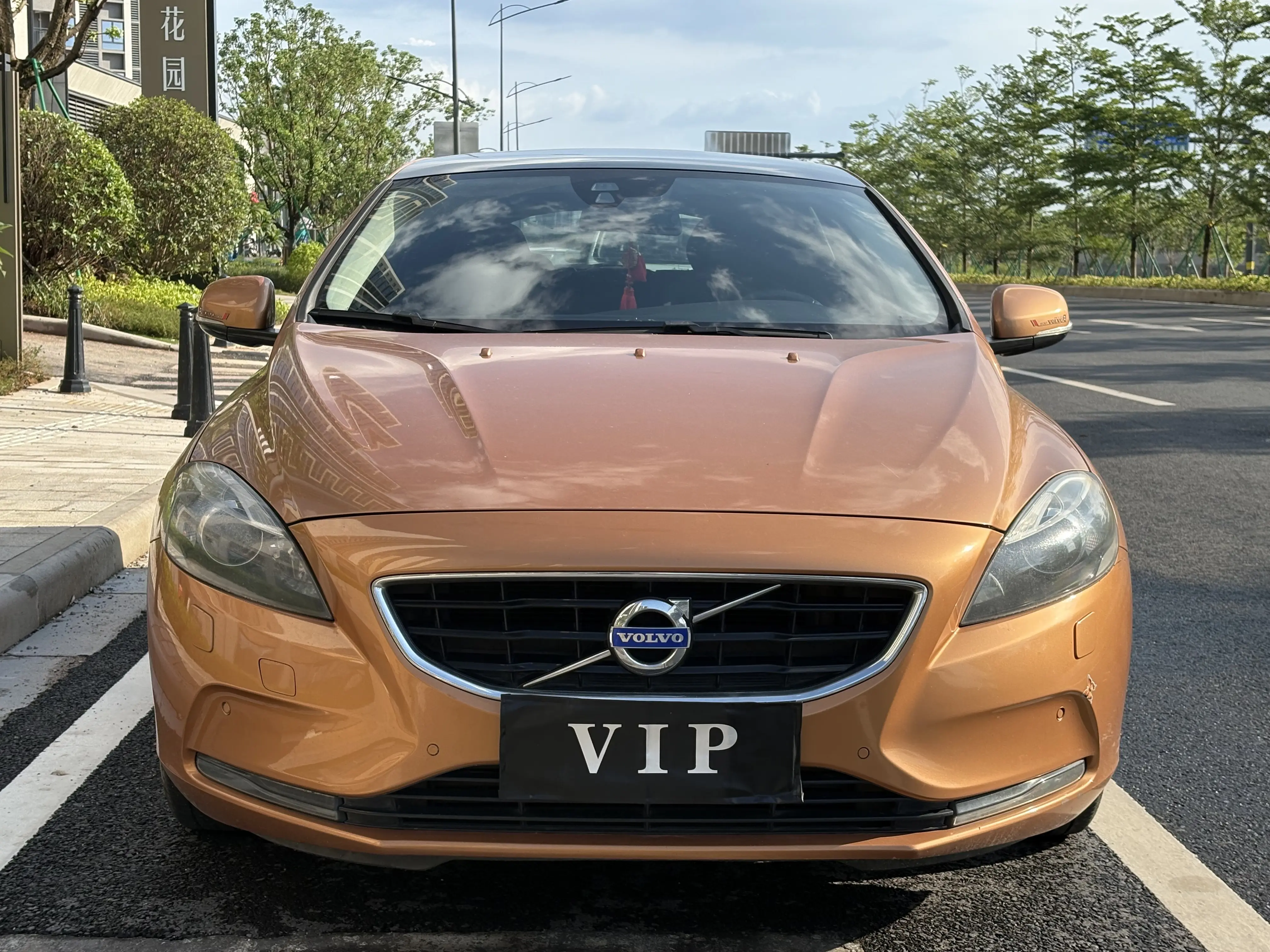 Volvo V40  из Китая