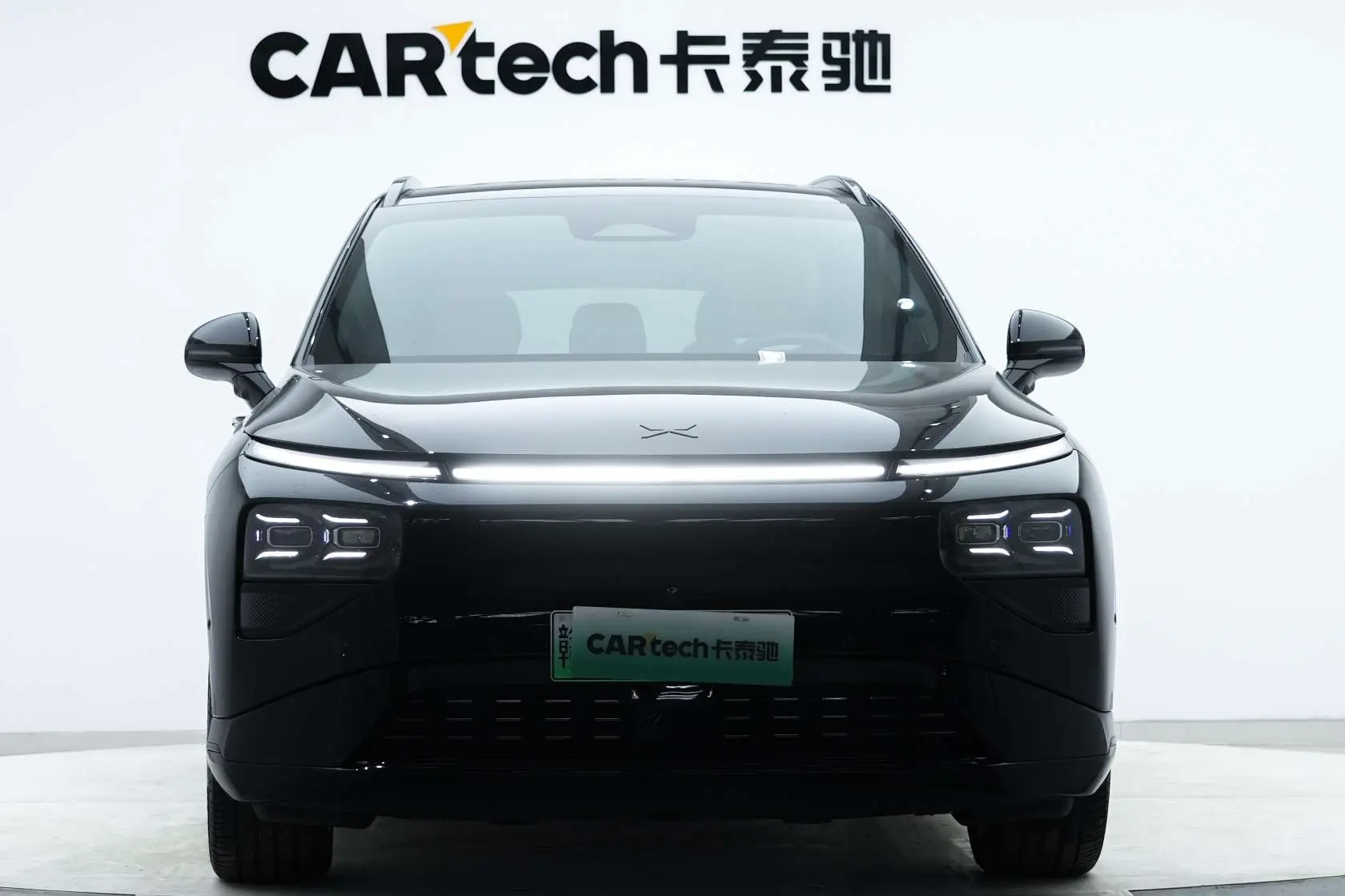 Xpeng G9  из Китая