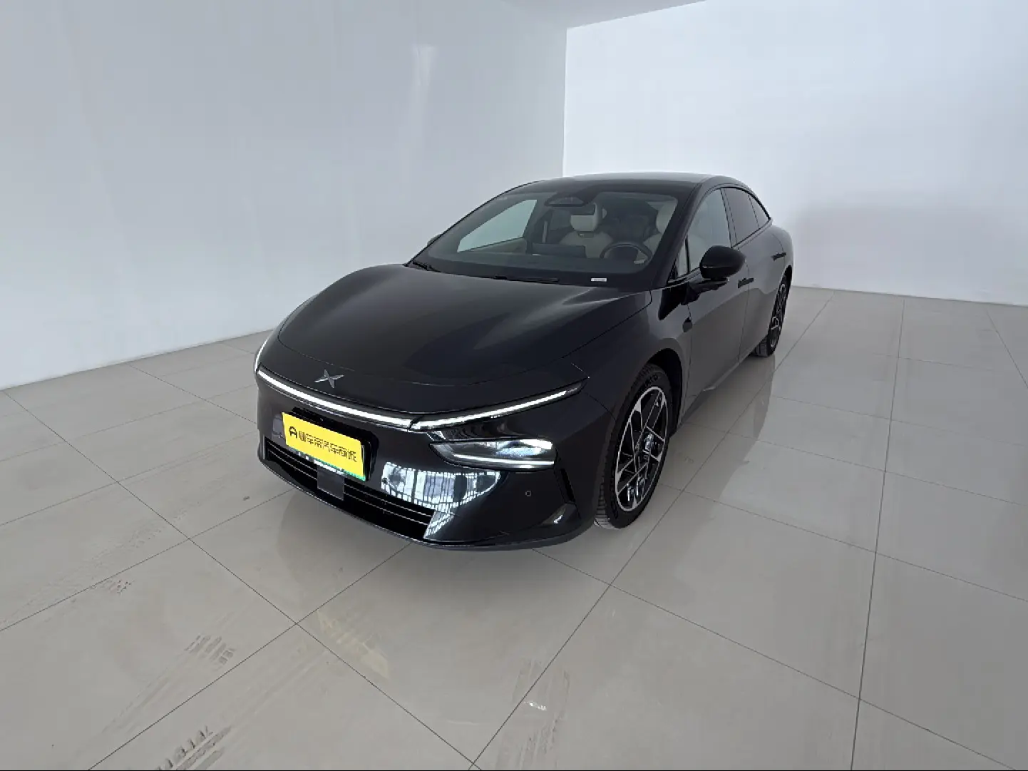 Xpeng P7+  из Китая