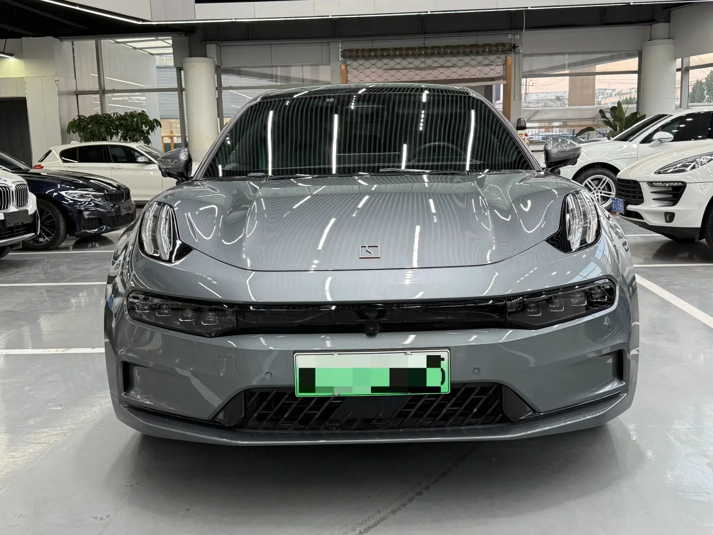 ZEEKR 001  из Китая