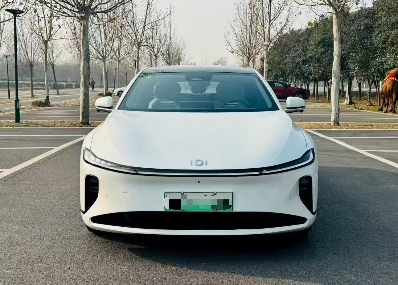 Changan Qiyuan A07  из Китая