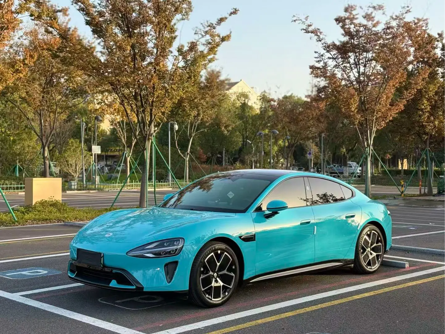 Xiaomi car Xiaomi SU7  из Китая