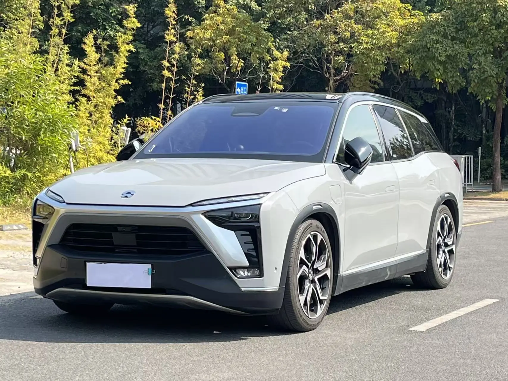 NIO ES8  из Китая