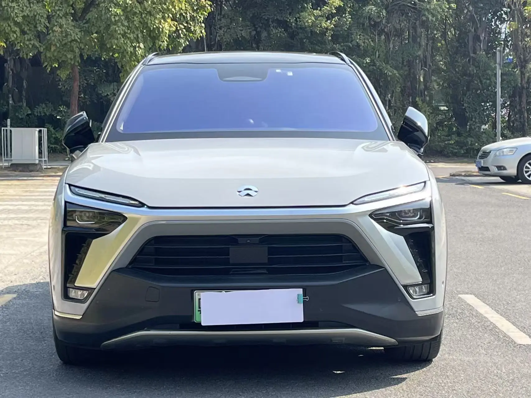 NIO ES8  из Китая