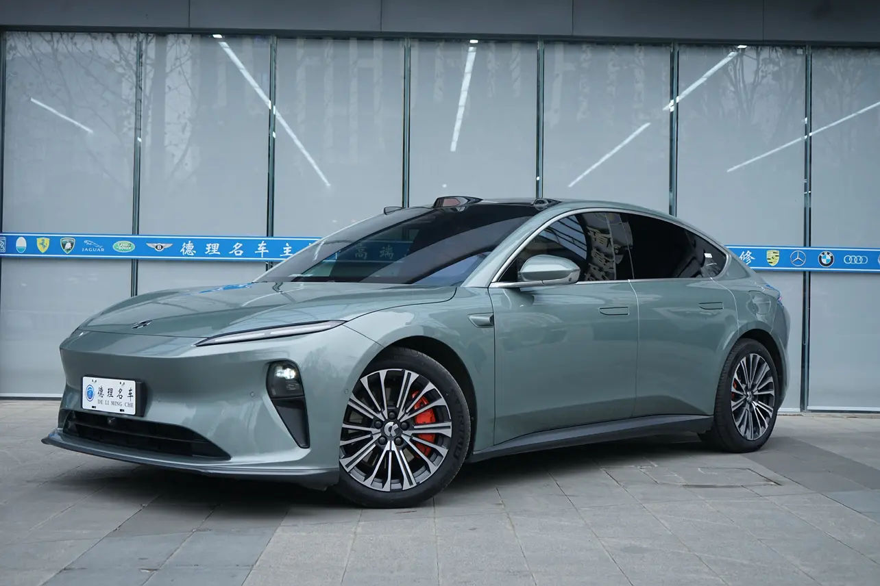 NIO ET5  из Китая