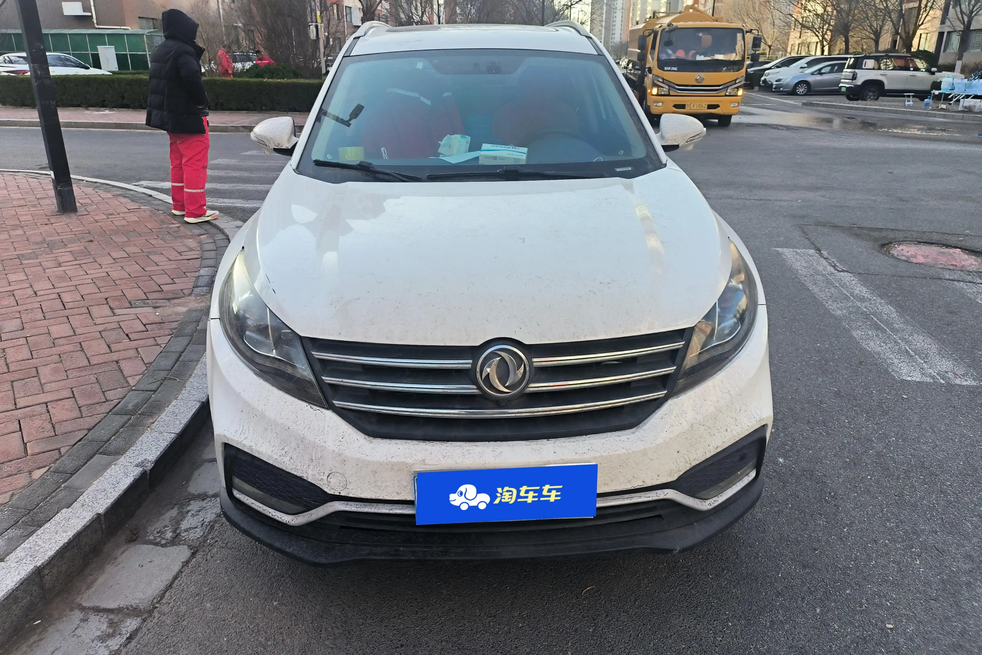 Dongfeng Fengon 580  из Китая