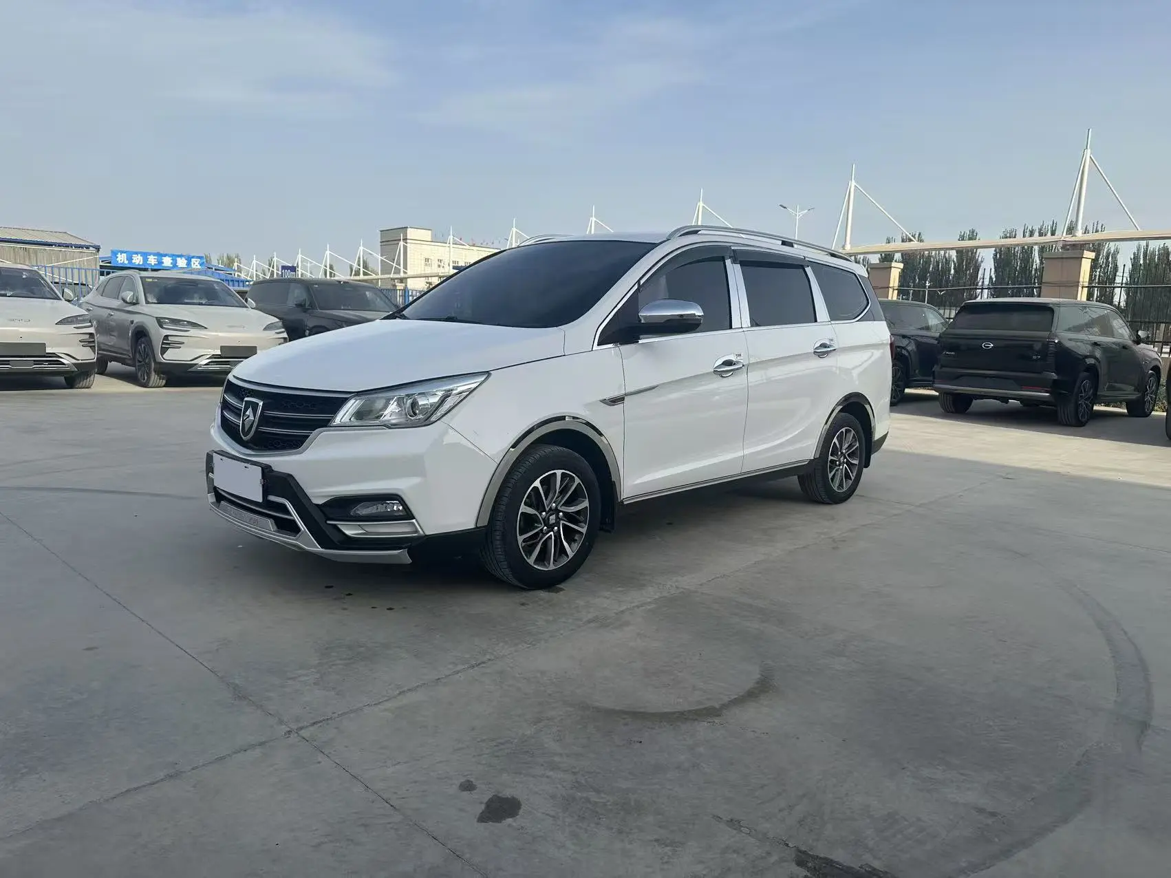 Baojun 730  из Китая