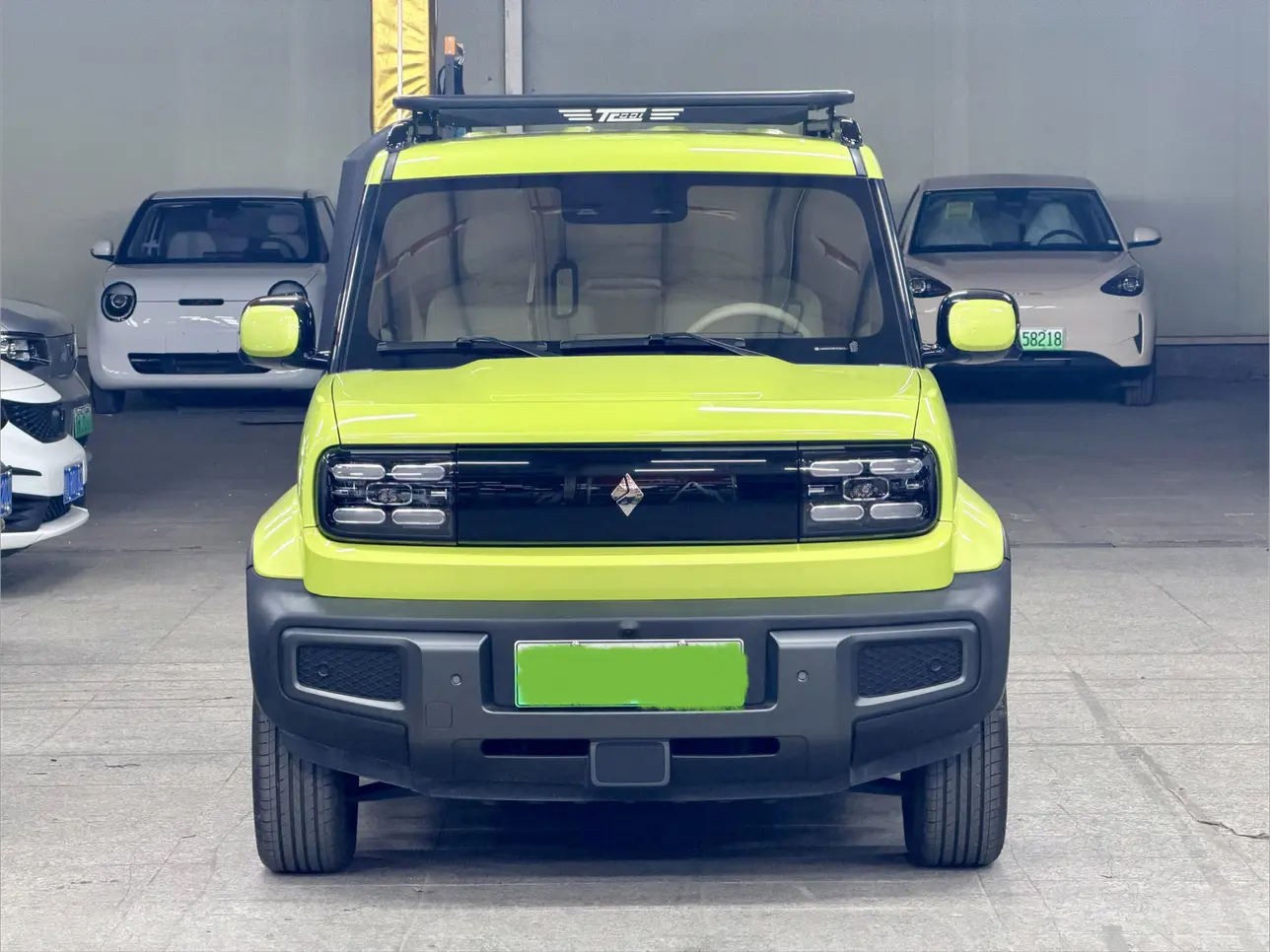 Baojun Yue Ye  из Китая