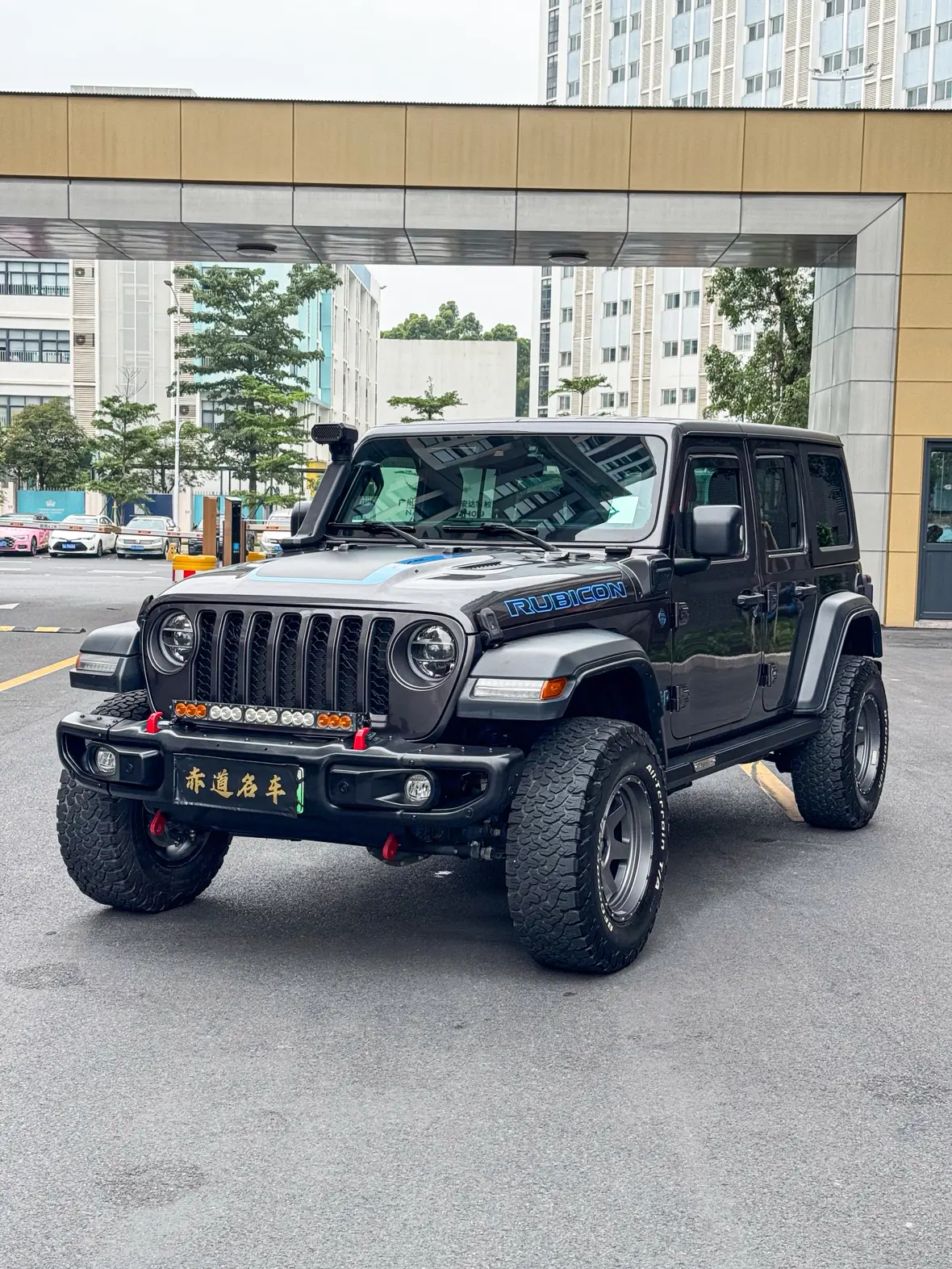 Jeep Wrangler 4xe PHEV  из Китая