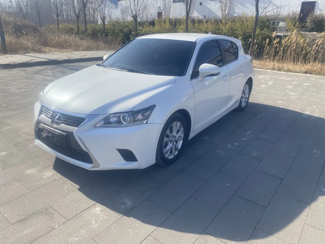 Lexus CT  из Китая