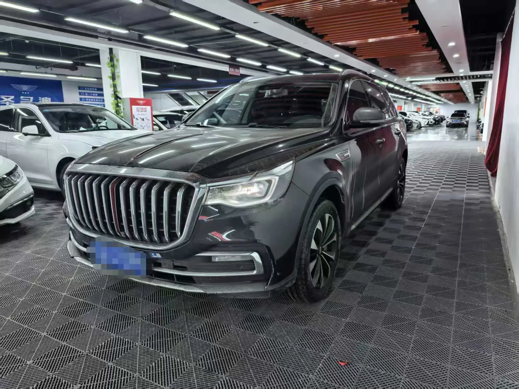 Hongqi HS7  из Китая