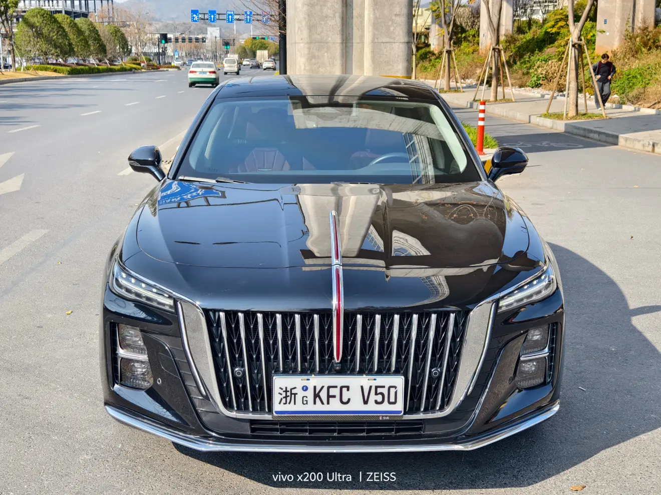 Hongqi H5  из Китая