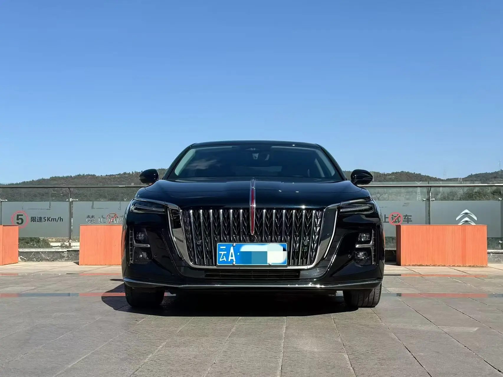 Hongqi H5  из Китая