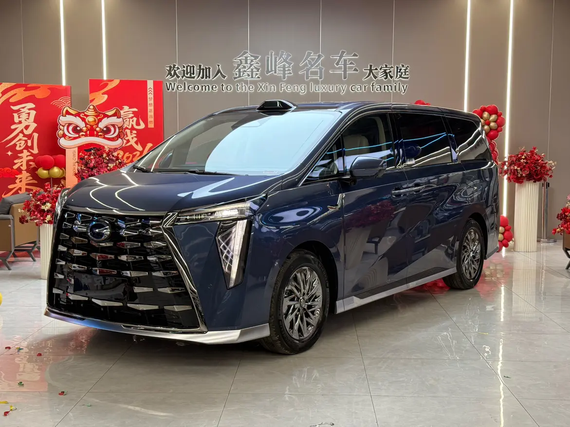 GAC Trumpchi aspires to the M8  из Китая