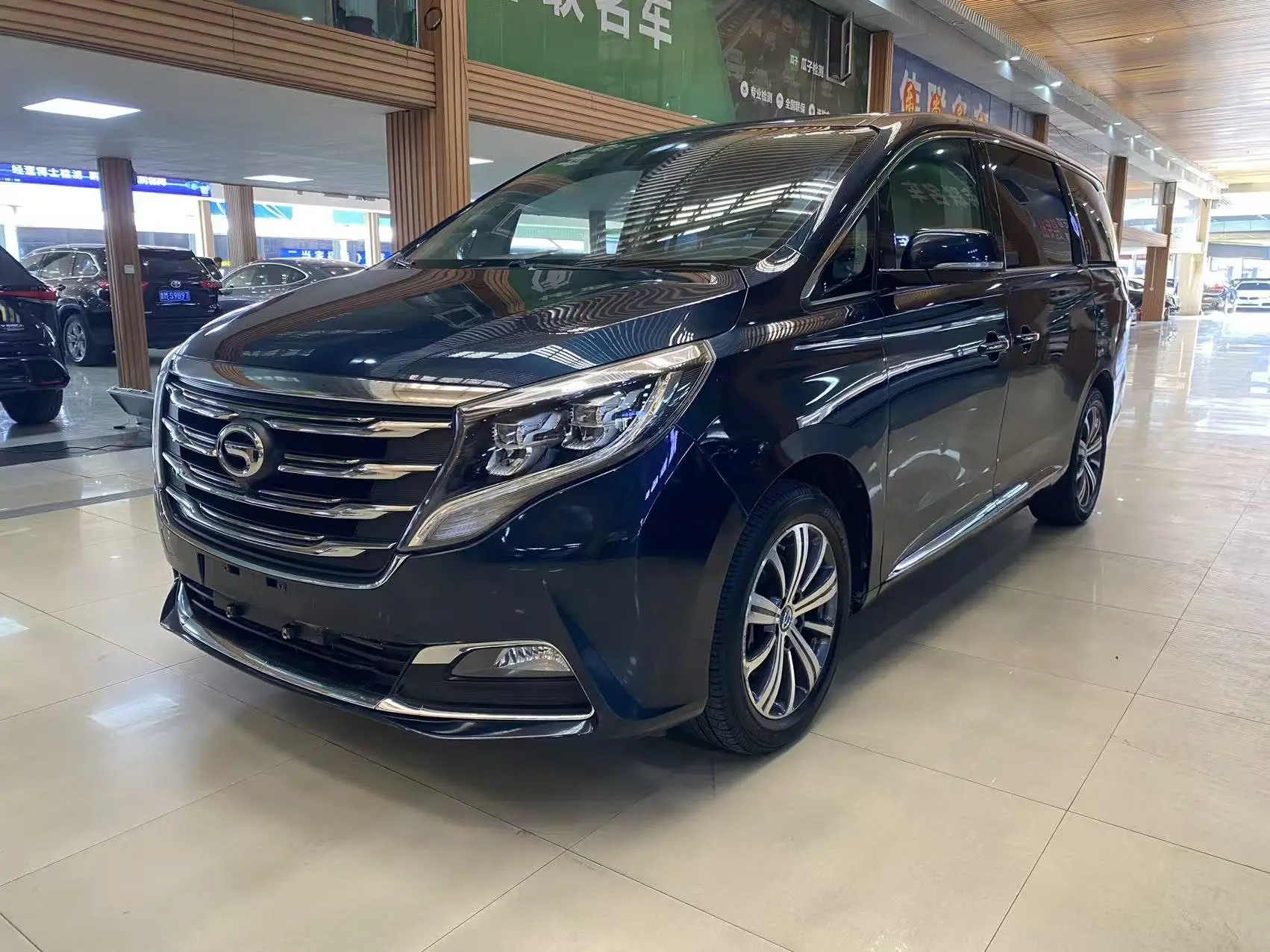 GAC Trumpchi M8  из Китая