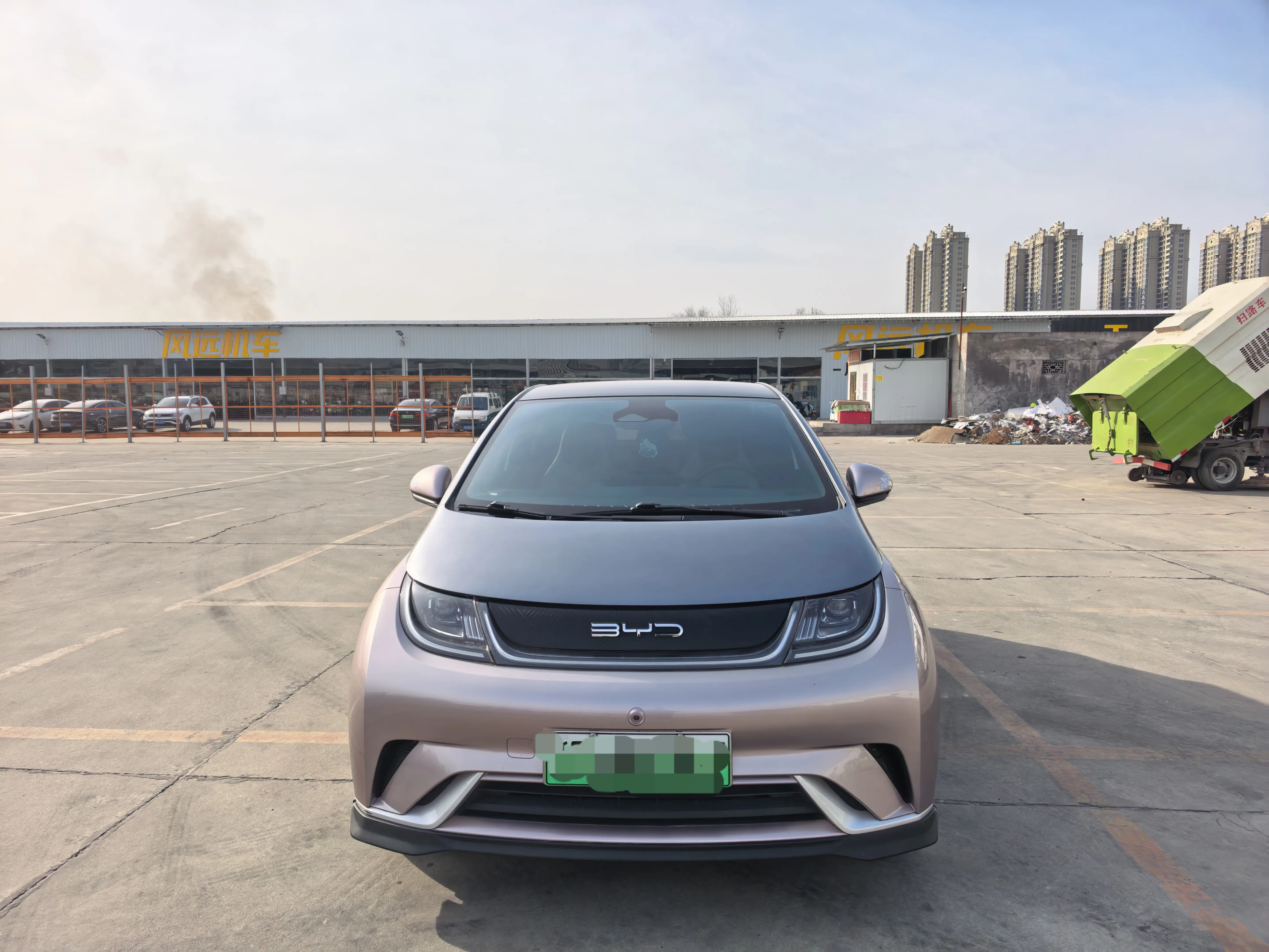 BYD Dolphin  из Китая