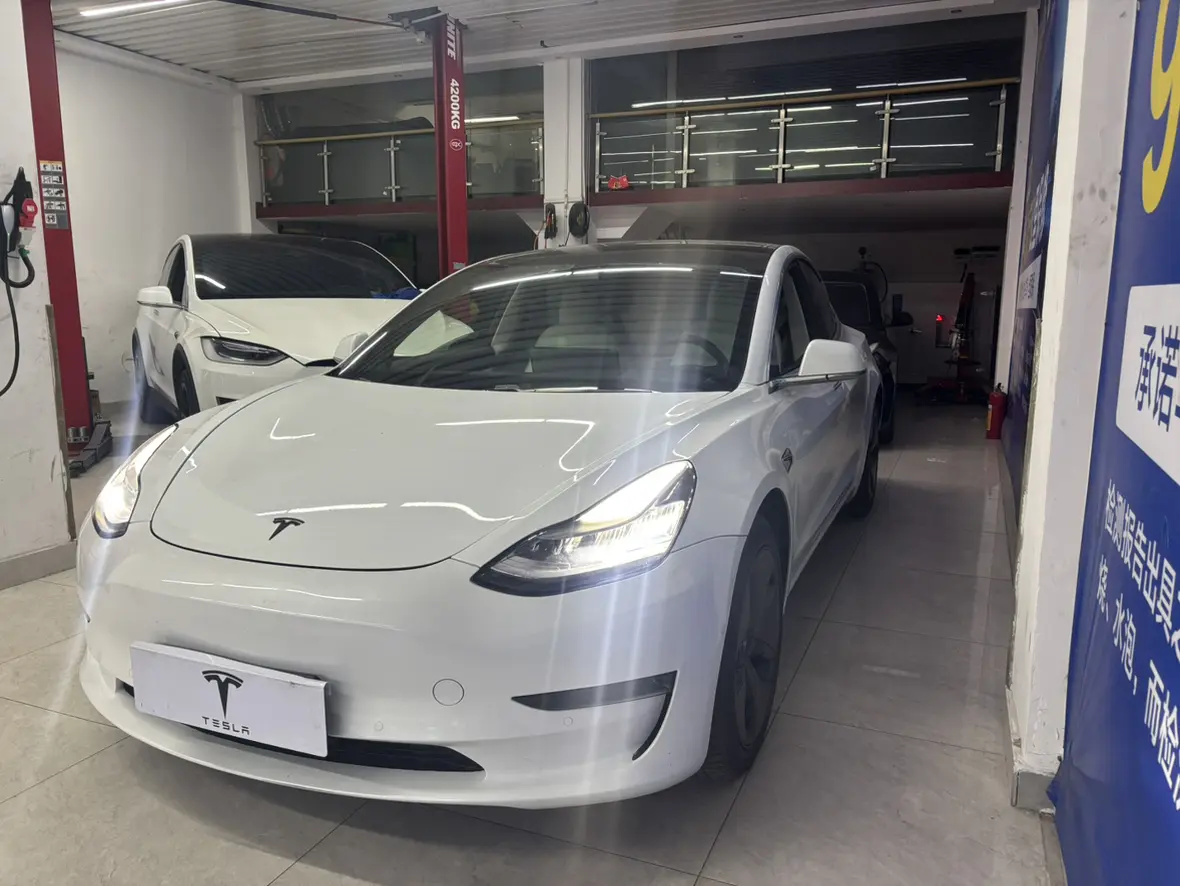 Tesla Model 3  из Китая