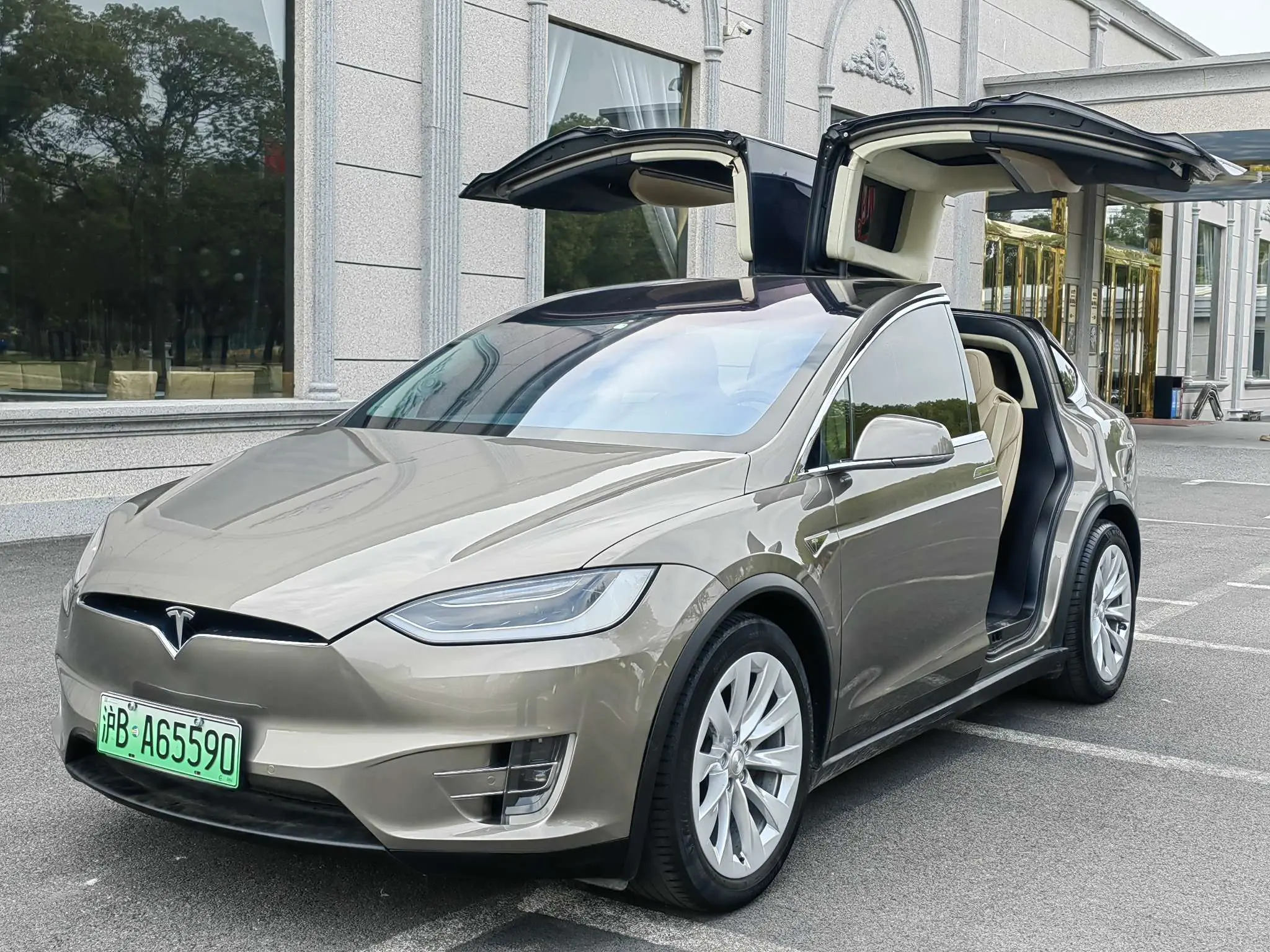 Tesla Model X  из Китая