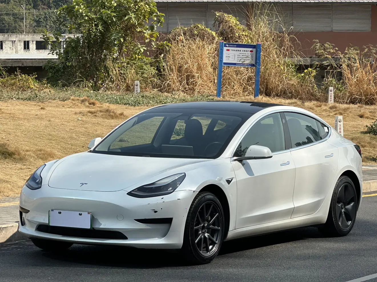 Tesla Model 3  из Китая