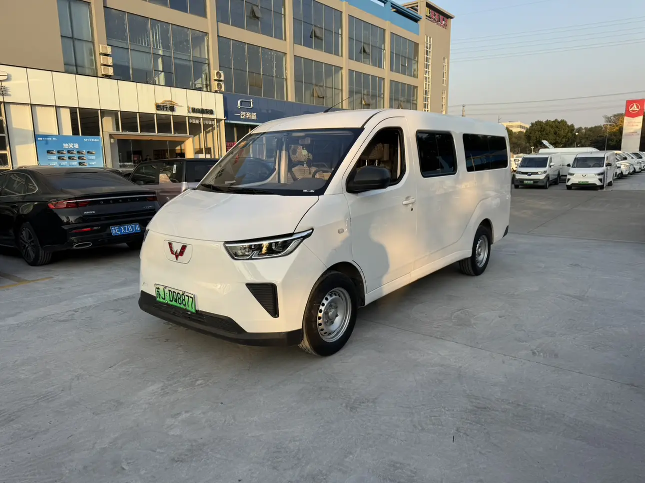 Wuling Yangguang  из Китая